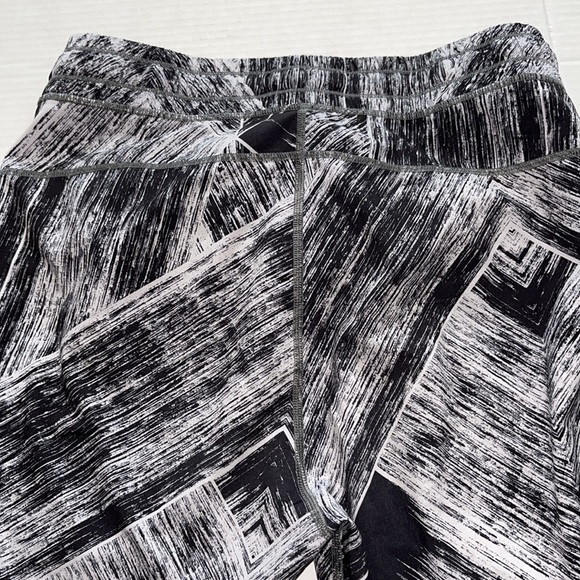 Lululemon Namaskar Pants II Heat Wave 🍁 - Picture 6 of 8